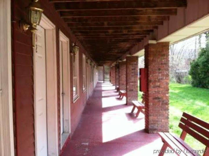 Waterford Inn エクステリア 写真
